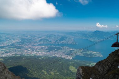 Muhteşem dağ ve göl Alpnacher (Alpnachersee) ve Luzern Gölü Panoraması Pilatus Kulm, İsviçre
