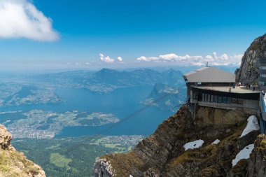 Muhteşem dağ ve göl Alpnacher (Alpnachersee) ve Luzern Gölü Panoraması Pilatus Kulm, İsviçre