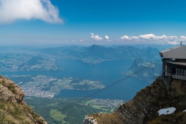 Muhteşem dağ ve göl Alpnacher (Alpnachersee) ve Luzern Gölü Panoraması Pilatus Kulm, İsviçre