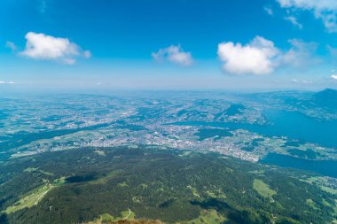 Muhteşem dağ ve göl Alpnacher (Alpnachersee) ve Luzern Gölü Panoraması Pilatus Kulm, İsviçre