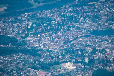 Muhteşem dağ ve göl Alpnacher (Alpnachersee) ve Luzern Gölü Panoraması Pilatus Kulm, İsviçre