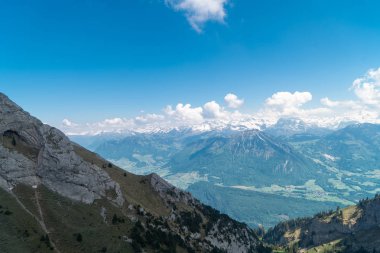 Muhteşem dağ manzaralarına ve yürüyüş Lauterbrunnen bölge, İsviçre İsviçre Alpleri peyzaj Stechelberg yakınındaki iz