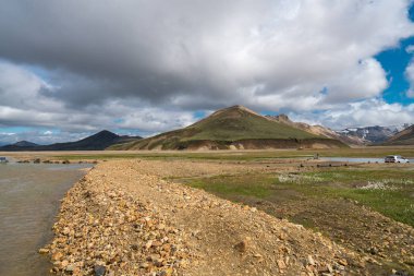 Landmannalaugar Milli Parkı renkli volkanik dağların güzel doğal panorama, İzlanda