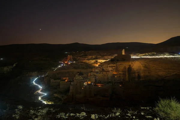 圣萨巴斯圣拉夫拉的夜晚 阿拉伯语称为Mar Saba 位于以色列的朱甸沙漠 一座俯瞰基德龙谷的希腊东正教修道院 — 图库照片