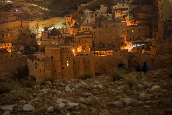 Kutsal Sabbas 'ın Kutsal Lavra' sında gece, Arapça 'da Mar Saba olarak bilinir, Musevi çölü, İsrail. Kidron Vadisi 'ne bakan bir Yunan Ortodoks manastırı.