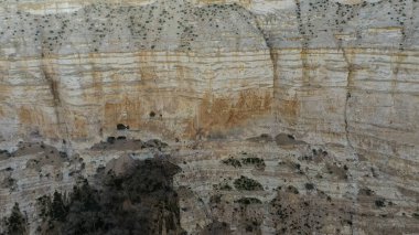 İsrail 'in Negev Çölü' ndeki Avdat Kanyonu (Ein Avdat) üzerinde gün batımı manzaralı Kibbutz Sde Boker gözcüsü. Negev Çölü. İsrail
