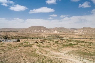 İsrail 'in güneyindeki Negev Çölü' nde, şimdi bir milli park olan antik Nabataean kentinin manzaralı ilkbahar manzarası.