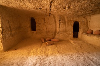  İsrail 'in güneyindeki Negev Çölü' nde, şimdi ulusal park olan Antik Nabataean şehri Avdat 'ı harap etti..