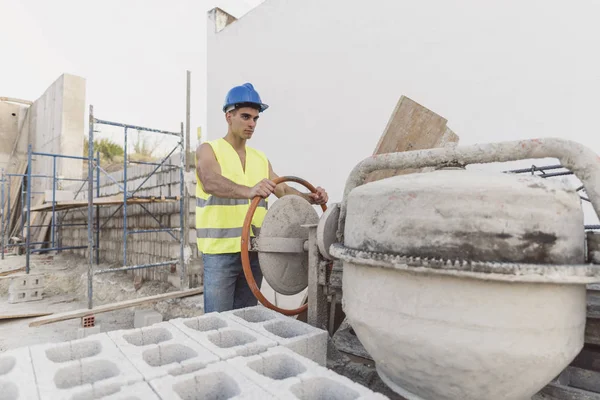 Youn Construction Worker Adjusting Concrete Mixer Workplace Building House — 스톡 사진