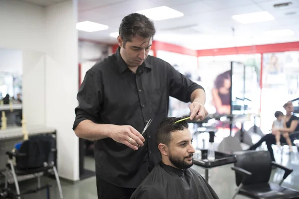 Salons Coiffure Avec Petites Filles Hommes Femmes Formation — Photo