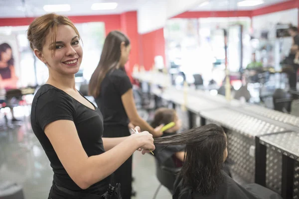 Salons Coiffure Avec Des Petites Filles Dans Salon Centre Beauté — Photo