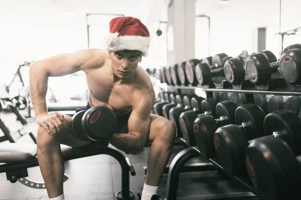 Joven Sin Camisa Atractiva Santa Claus Hombre Entrenamiento Bíceps Para — Foto de Stock