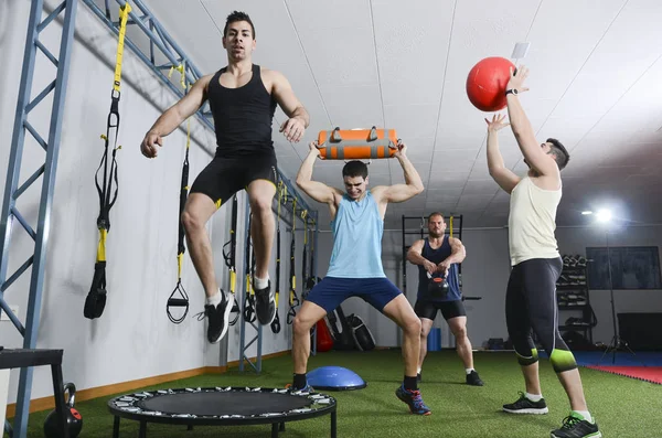 Equipo Crossfit Entrenamiento Acción Gimnasio — Foto de Stock