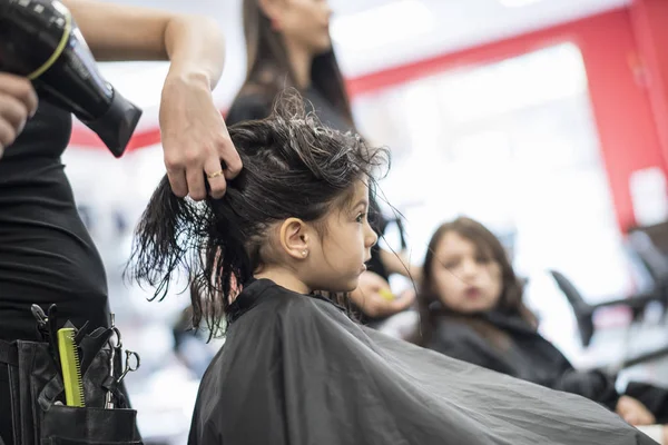 Hairdressers Little Girls Beauty Center Saloon — Stock Photo, Image