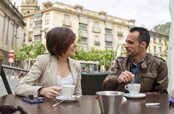 Couple Bar Terrasse Boire Café Parler — Photo