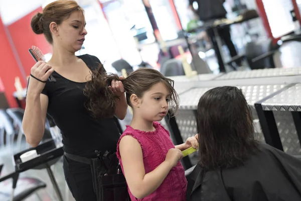 Hairdressers Little Girls — Stock Photo, Image