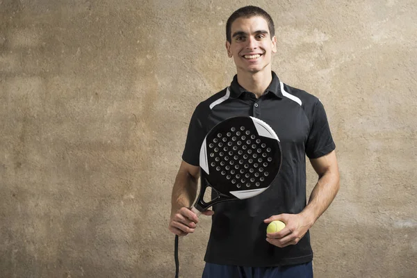 Paddle Tennis Player Playing Concrete Wall — ストック写真