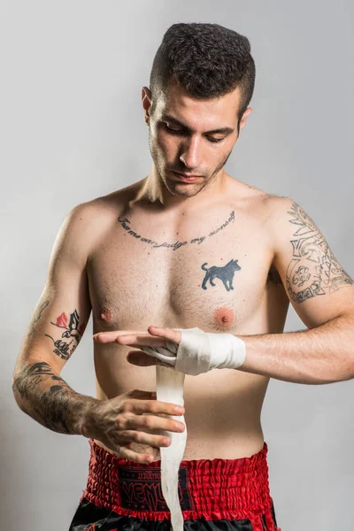 Muai Thai Luchador Posando Estudio Disparo Con Tatuajes — Foto de Stock