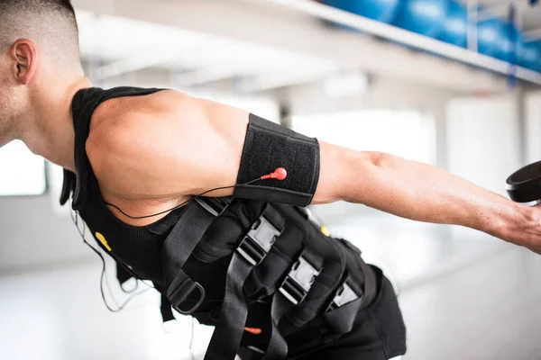 Hombre Prueba Electro Estimulación Muscular Atleta — Foto de Stock