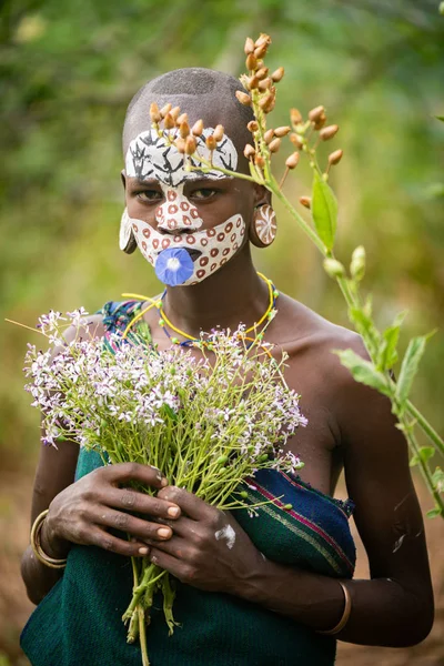 Kibish Ethiopië Augustus 2018 Onbekende Vrouw Van Surmi Stam Met — Stockfoto