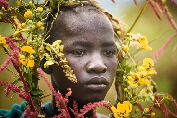 Kibish Etiopía Agosto 2018 Mujer Identificada Tribu Surmi Con Decoraciones — Foto de Stock