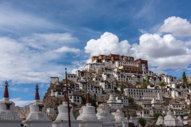 Ladakh, Hindistan 'daki Ticksey Manastırı.