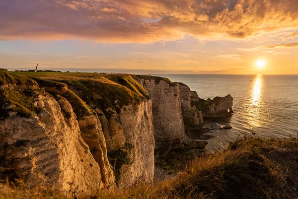 Schöne Falaise von Etretat, Normandie, Frankreich — Stockfoto