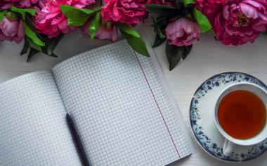 Ahşap arka plan metin için yer ile karanlık