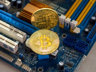 Mikro devrede altın Bitcoin.