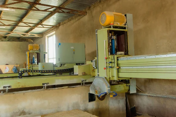 Macchina Lavorare Con Travertino Lucidatura Del Travertino Fabbrica Lavorazione Delle — Foto Stock