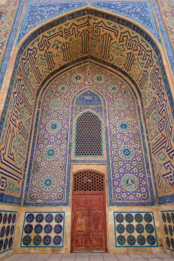 Khawaja Ahmed Yasawi Türbesi. Eski Cami Türkistan şehrine. UNESCO Dünya Mirası, Kazakistan'ın. Antik duvar resmi. Sırlı duvar resimleri. Yesevi Türbesi için ana giriş