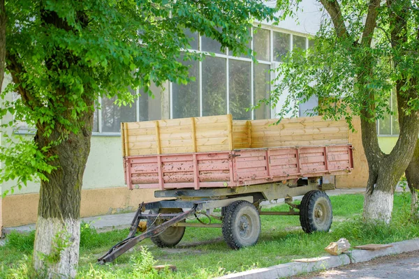 农业工作拖车 农场拖车 — 图库照片