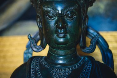 Eski Tanrılar heykeli. Bir Heykel portresi. Bir yetişkinin heykel. Kültürel nesne parkta. El sanatları