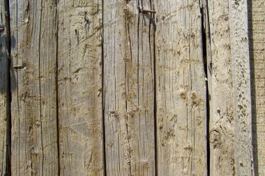 Eski ahşap çit. Odunsu yapısı. Ahşap bir çit. Kuru odun kırık. Yanık ahşap yüzey.