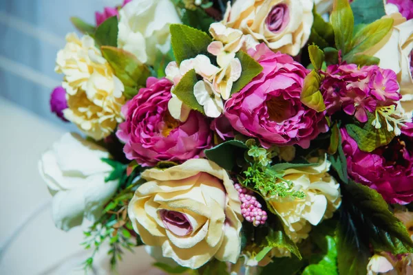 Bouquets Fiori Decorativi Fiori Rosa Viola Bianchi Fiori Artificiali Interno — Foto Stock