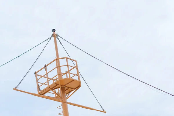 Железная Наблюдательная Башня Корабле Мачта Корабля Облачное Небо Балаклавская Бухта — стоковое фото