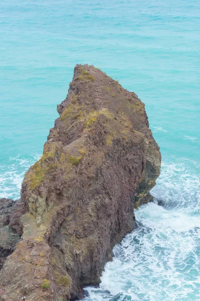 Litorale Roccioso Riva Mare Mar Nero Grandi Massi Massi Onde — Foto Stock