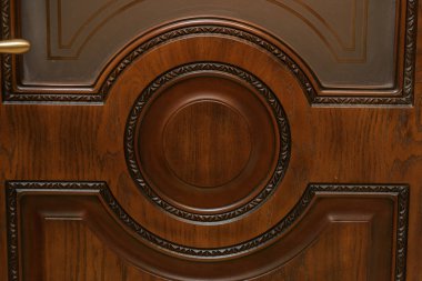 Ahşap kapı. Ahşap oyma. Vitray desenleri ile. Metal kapı kolu. Anti-hırsız zırhlı kapı. Metal iç kapılar. Kapı tasarımı.