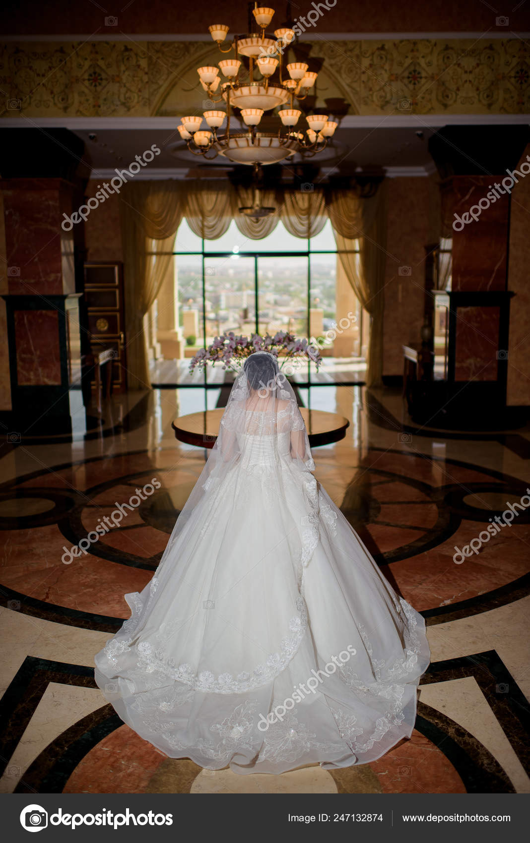 Trauung Vorbereitung Der Braut Auf Die Hochzeit Weisses Hochzeitskleid Das Stockfotografie Lizenzfreie Fotos C Kinderkz 247132874 Depositphotos