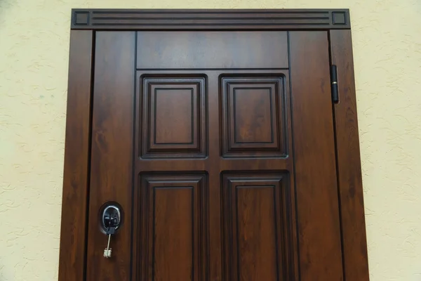 Keys Door Lock Brown Metal Entrance Door External Door Reliable — Stock Photo, Image