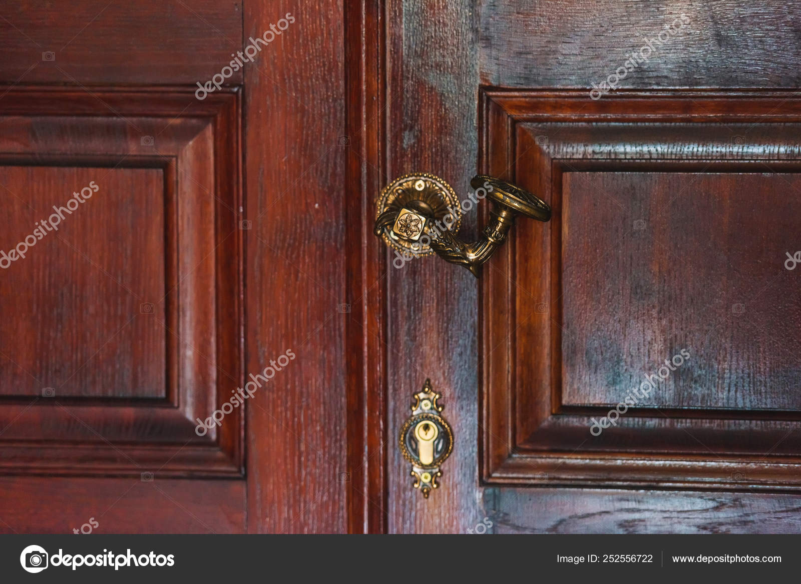 Vintage Mahogany Door Texture Lacquered Wood Metal Handle