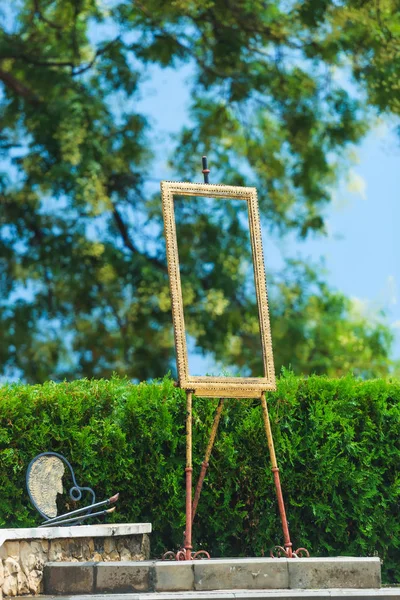 Gold Frame Three Legs Background Green Trees Walk Park Green — Stock Photo, Image