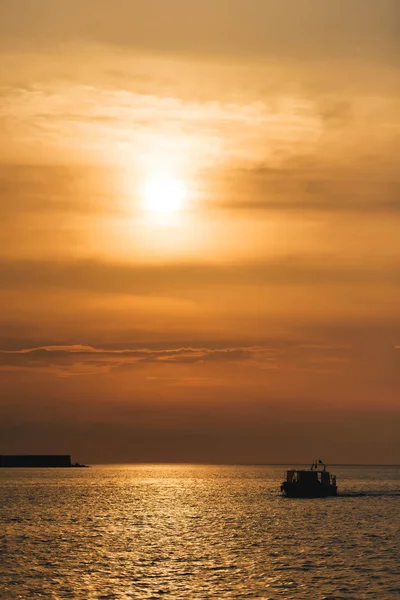 Barco Flota Contra Atardecer Embarcadero Del Mar Negro Puesta Sol —  Fotos de Stock