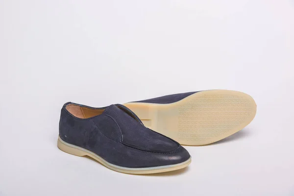 Μπλε Αντρικά Παπούτσια Ανδρικά Παπούτσια Λευκό Φόντο Απλά Παπούτσια Άνετα — Φωτογραφία Αρχείου