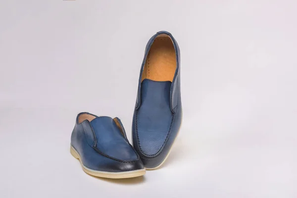 Голубые Мужские Туфли Мужская Обувь Белом Фоне Обычная Обувь Удобная — стоковое фото