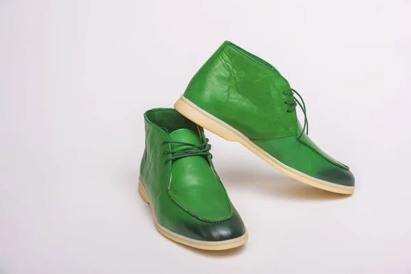 Зеленые Мужские Туфли Мужская Обувь Белом Фоне Обычная Обувь Удобная — стоковое фото