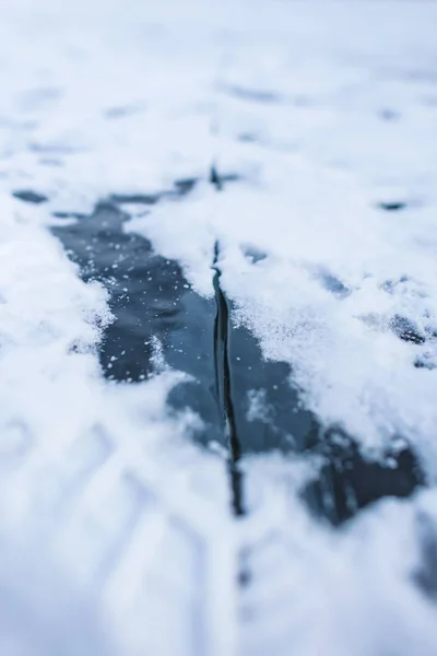 Frozen Water Surface Ice Mountain Lake Cracked Ice Cracked Surface — Stock Photo, Image