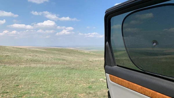 Blick Aus Dem Auto Auf Die Grüne Steppe Ein Ausflug — Stockfoto