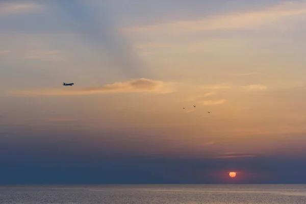 Gün Batımında Uçak Georgia Dinlenin Karadeniz Batum Gün Batımında Gezinti — Stok fotoğraf