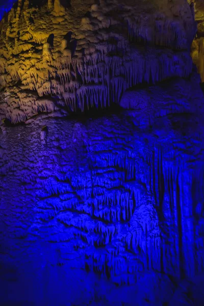 Cueva Prometeo Georgia Cueva Estalactita Iluminación Multicolor Iluminación Color Estalactitas — Foto de Stock